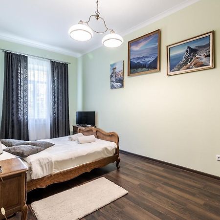 Modern Chaikovskogo Apartment Lviv Extérieur photo