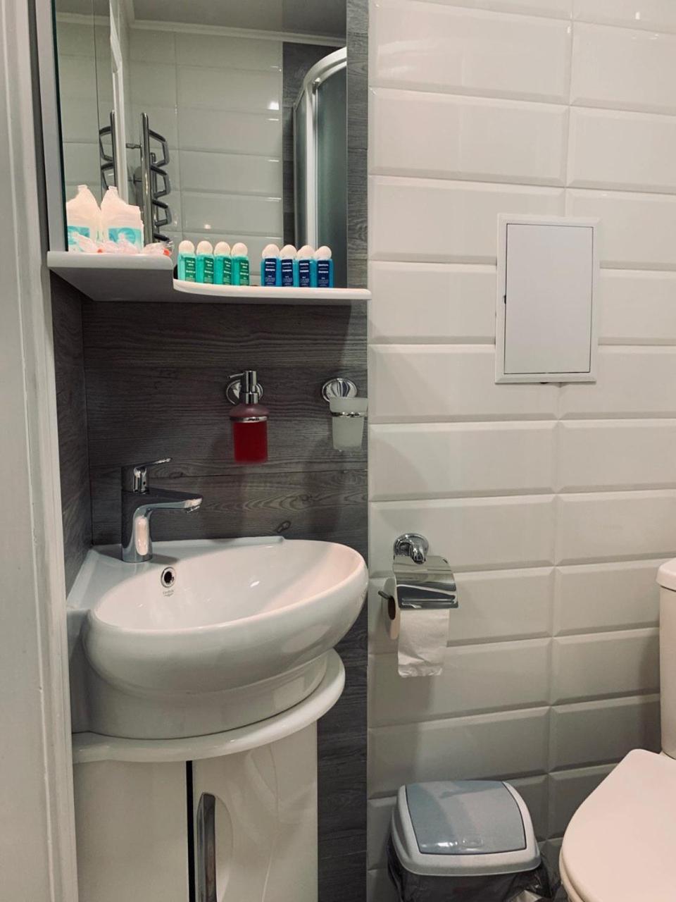 Modern Chaikovskogo Apartment Lviv Extérieur photo