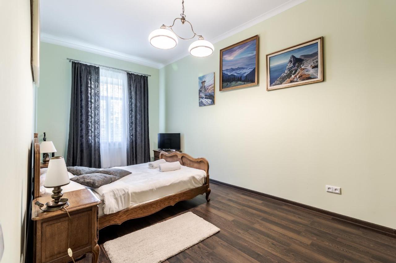 Modern Chaikovskogo Apartment Lviv Extérieur photo
