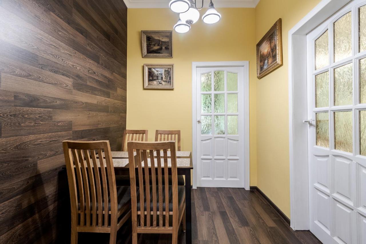 Modern Chaikovskogo Apartment Lviv Extérieur photo